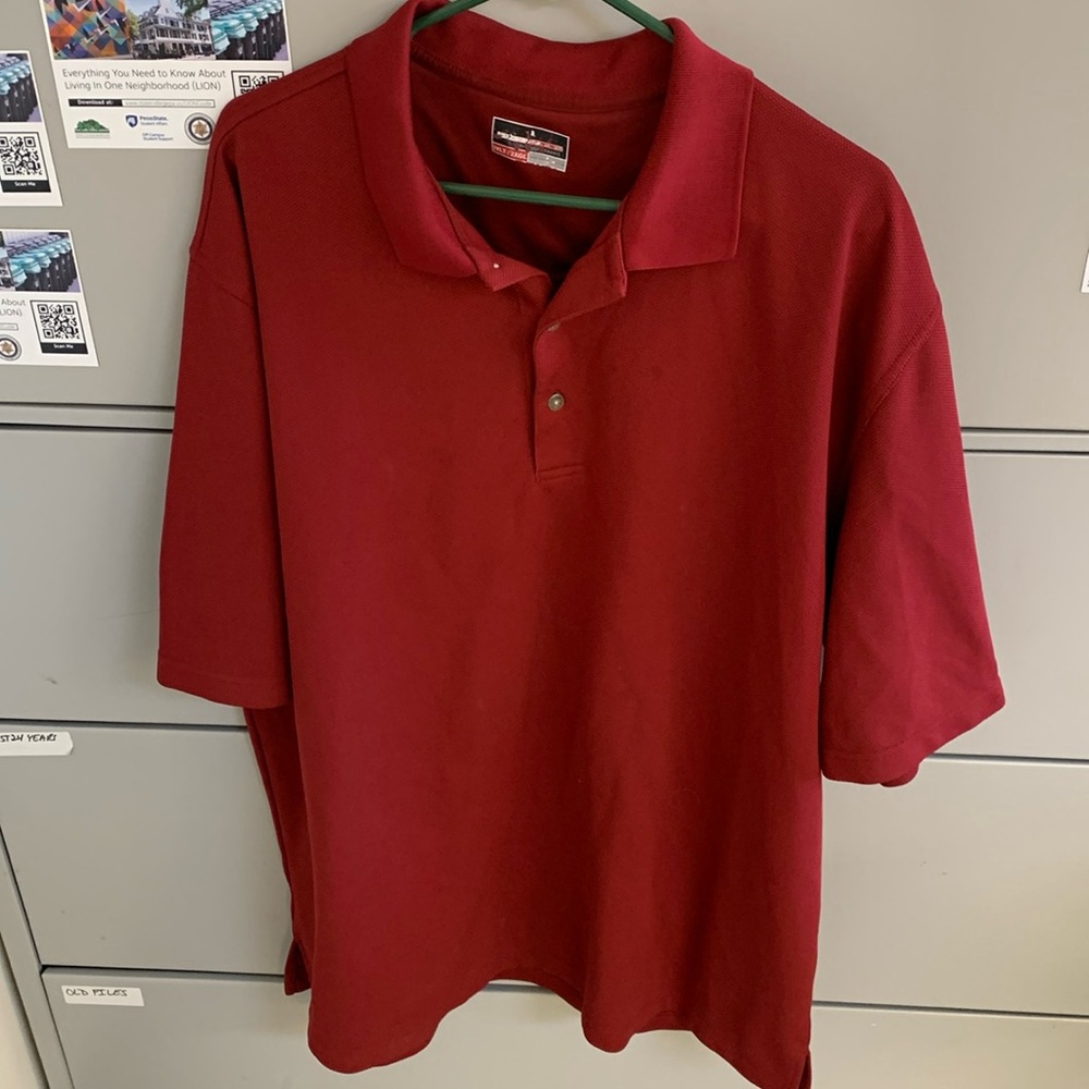 Burgundy polo. Size 2XLT
